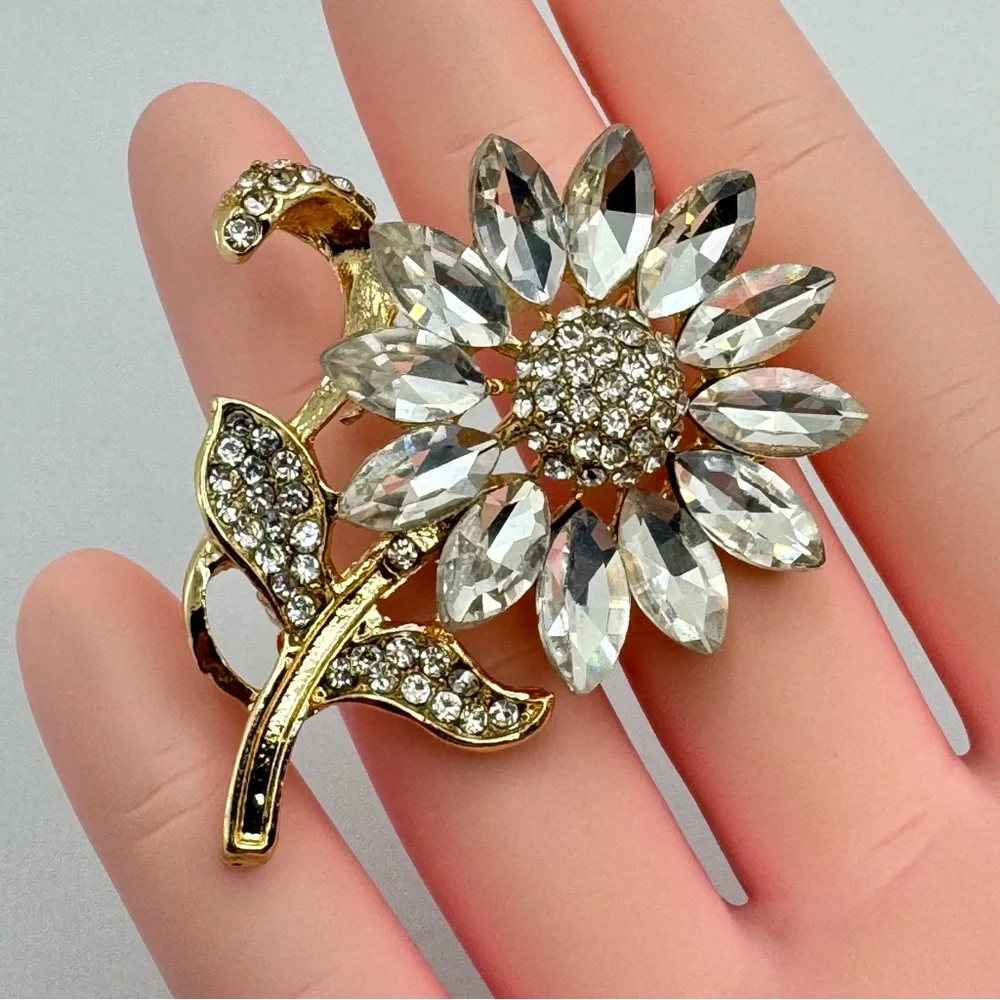 New Gold Tone Plated CZ Flower Brooch Pin Crystal Floral Statement Vintage Look